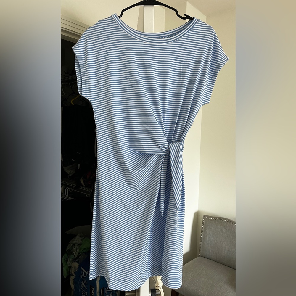 Vineyard Vines Tie Front Performance Dress